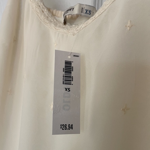 Old Navy camisole top, cream color, XS, NWT.  Great with blazer. - Picture 3 of 7